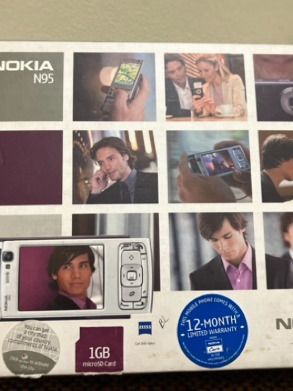Nokia N95 Promotional Artwork in White and Burgundy